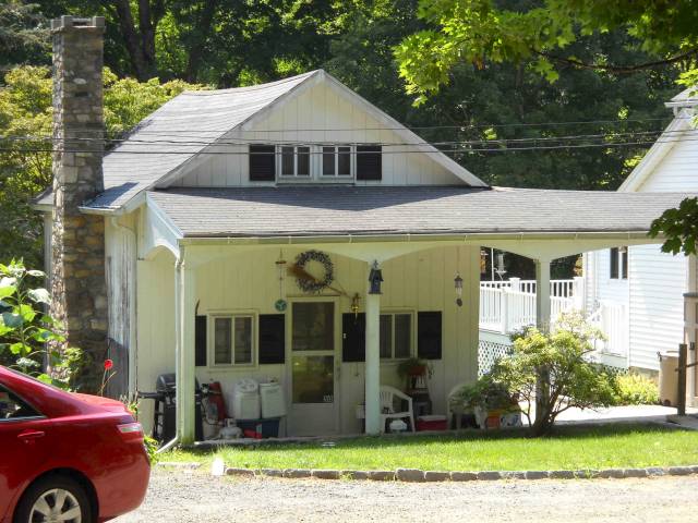 Building photograph for 48 WHEATON RD